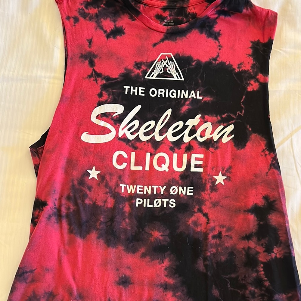 Skeleton Clique Unisex Sleeveless Shirt - Red and Black Large